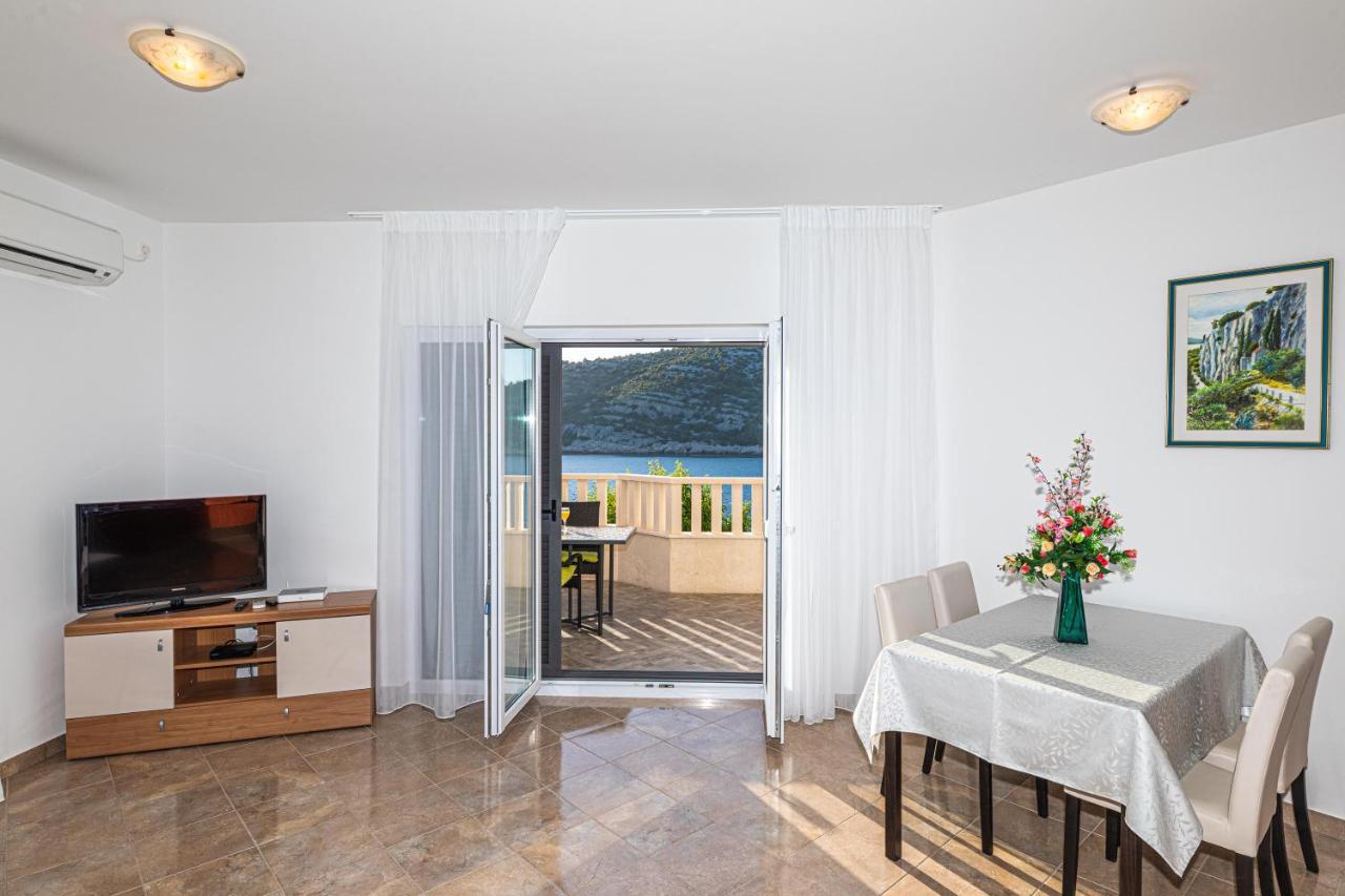 Rajcic Apartments โรกอซนิซา ภายนอก รูปภาพ