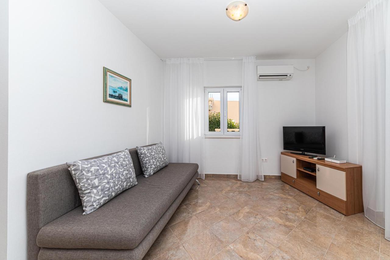 Rajcic Apartments โรกอซนิซา ภายนอก รูปภาพ