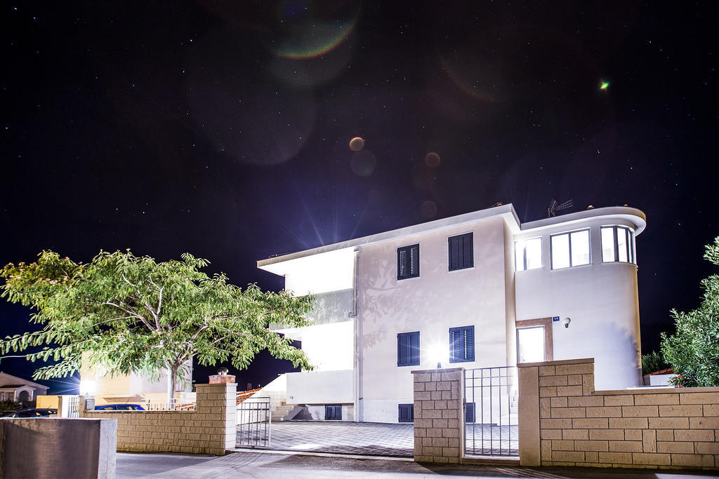Rajcic Apartments โรกอซนิซา ภายนอก รูปภาพ